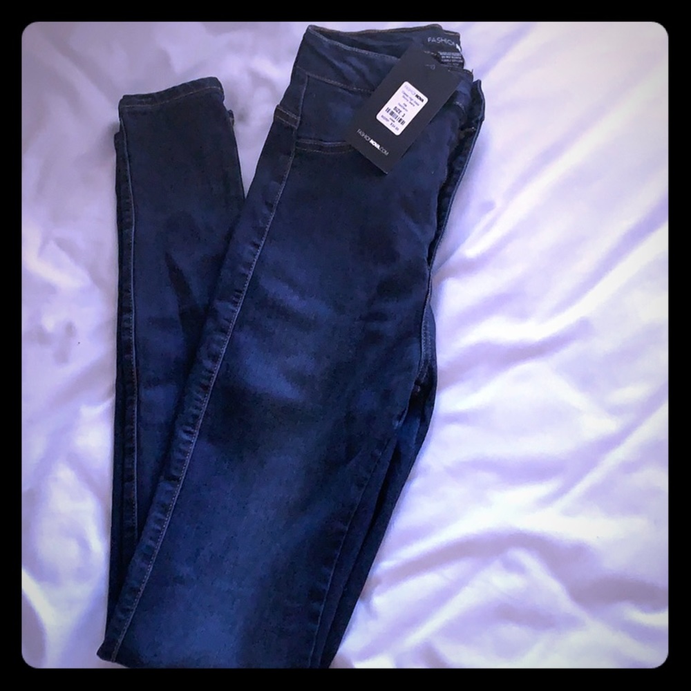 Brand new FASHION NOVA skinny jeans